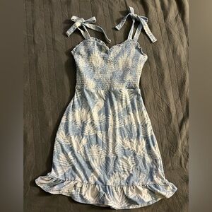 No boundaries Juniors smocked body on dress.